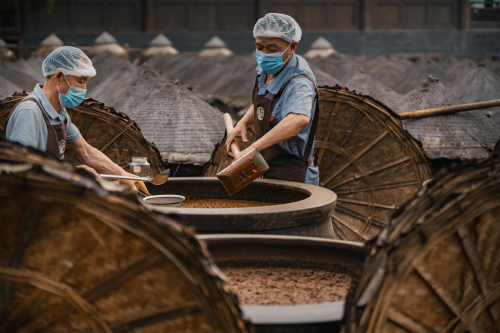 非遗酱油缘何成消费新宠？13 道工序书写传统酿造的现代答卷