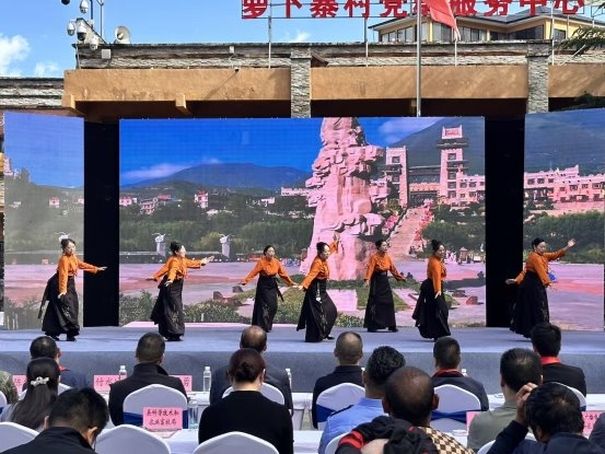 岷江畔脆李飘香，羌寨里欢庆共富——汶川县2025农民丰收节圆满落幕