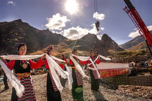 1767159374-d5093d3b4ec34db 1767159374-d5093d3b4ec34db